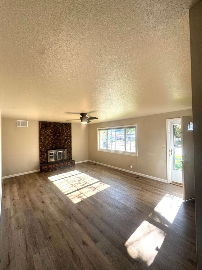 Foto del edificio - Single Level 3 Bedroom Home.