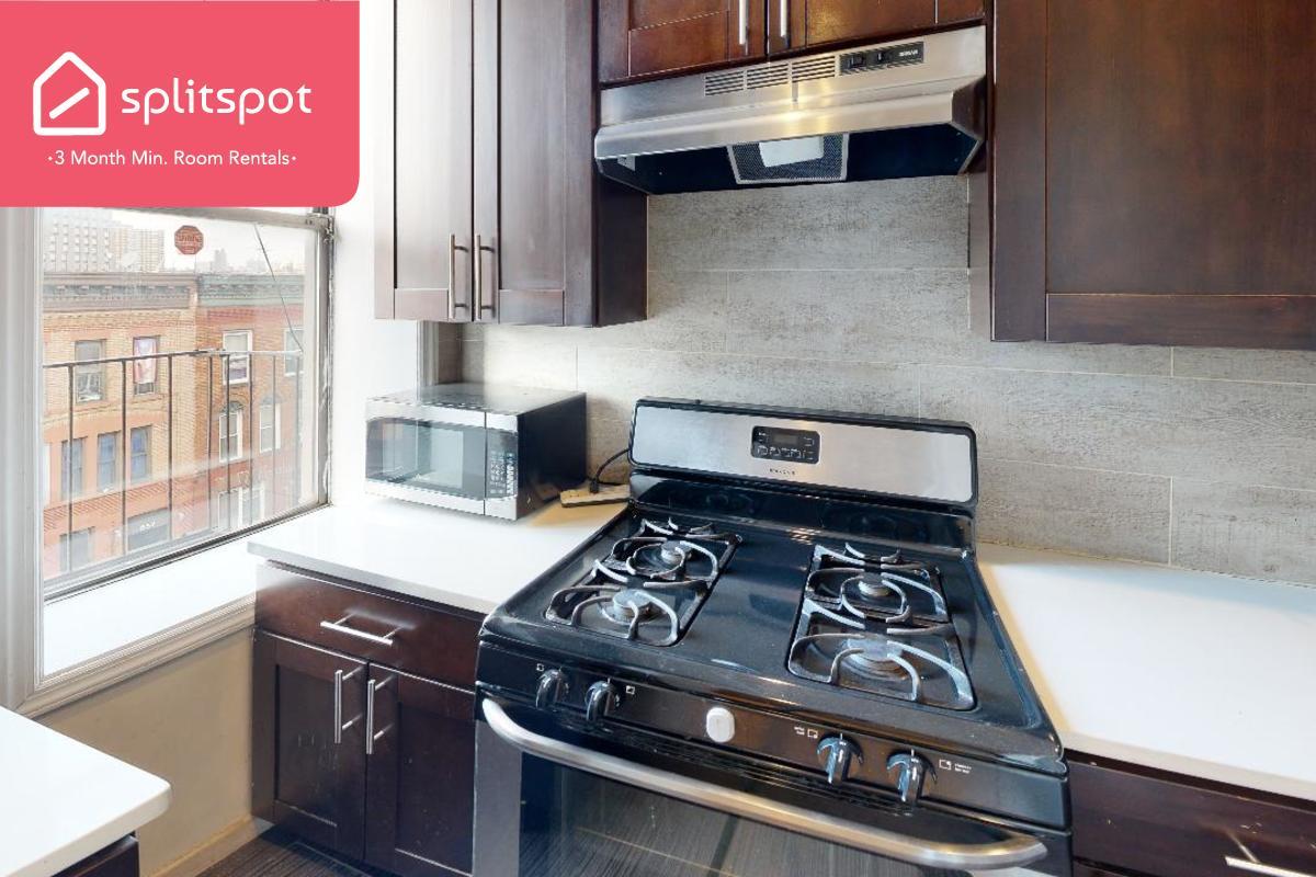 Foto principal - Private room in 4 bedroom Bronx Apartment