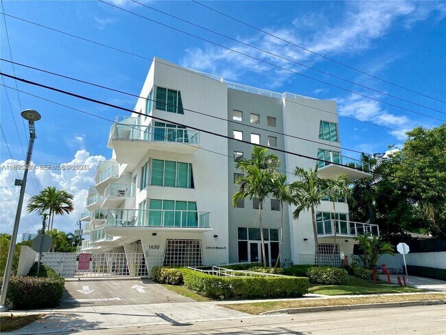 Foto del edificio - 1650 Brickell Ave