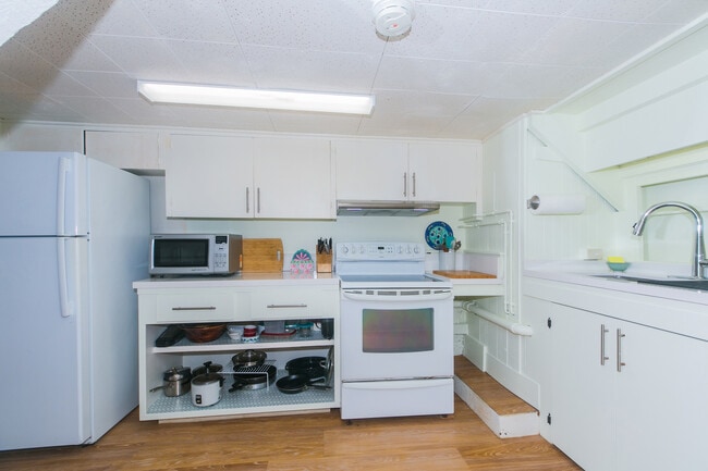 Building Photo - 2135 Haena Dr