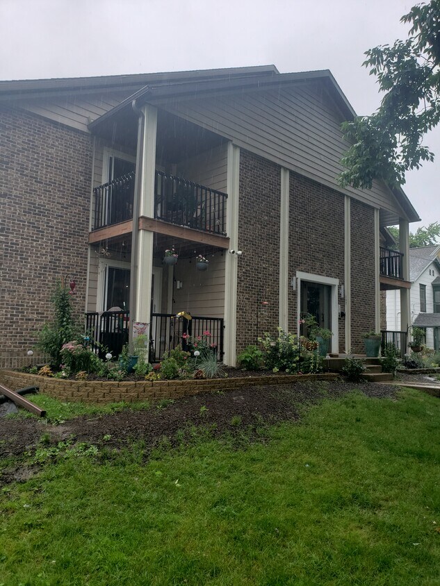 Primary Photo - 141 N Franklin St