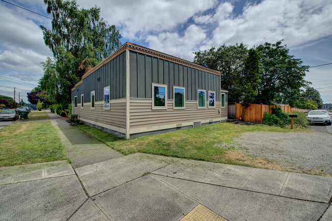Building Photo - 8714 Fremont Ave N