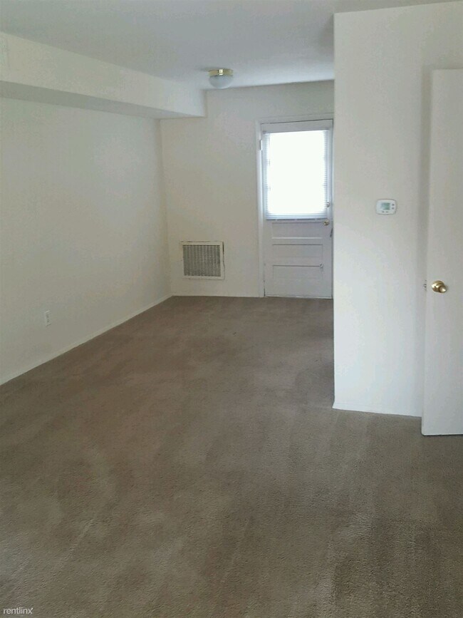 Foto del edificio - 2 br, 1 bath  - 5008 Alan Dr