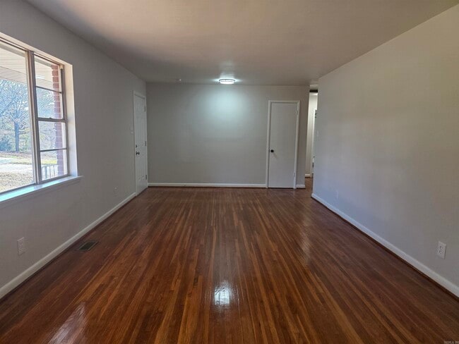 Foto del edificio - 15 Cliffwood Cir