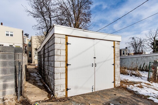 Photo - 3 bedroom, 1.5 bath fully renovated townhome in City of Wilmington