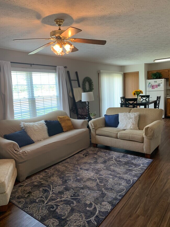 Fotografía del edificio - 2805 Horizon Dr