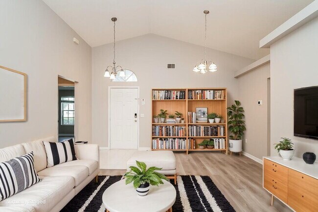 Foto del edificio - 303 Riunite Cir