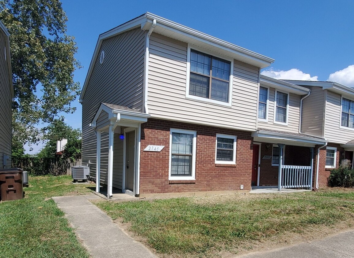 Photo - 2745 Brookshire Ln,