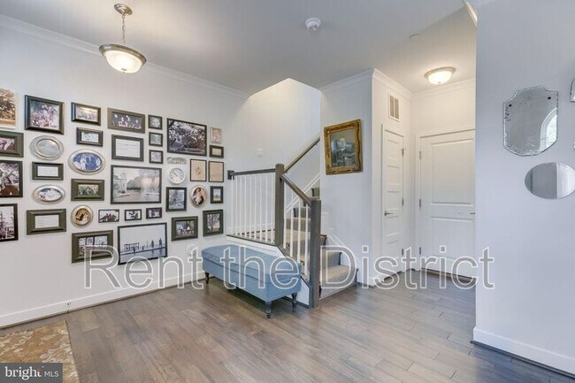 Foto del edificio - 662 Kenneth St NE