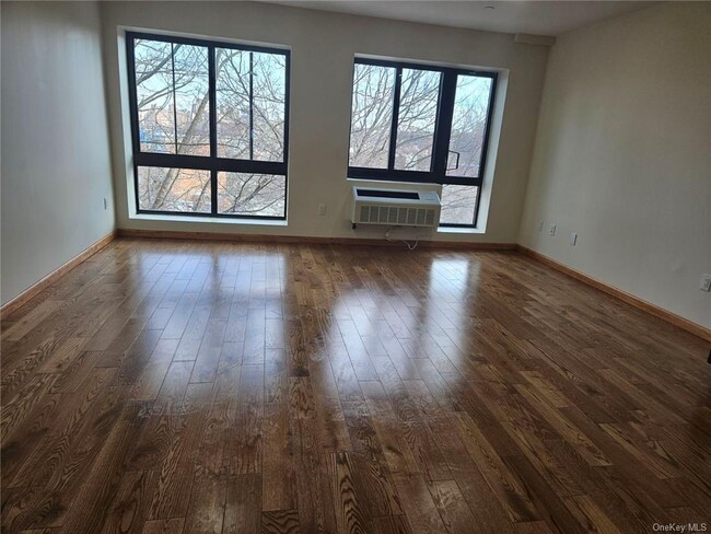 Building Photo - 3607 Greystone Ave