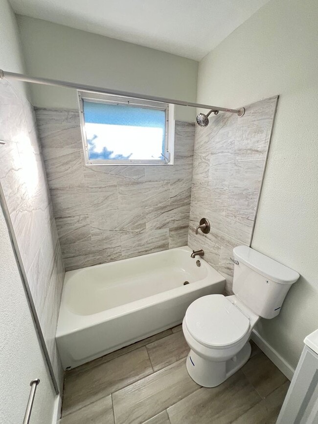 Building Photo - Gateway