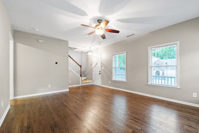Building Photo - Charming 4-Bedroom with Backyard Retreat i...