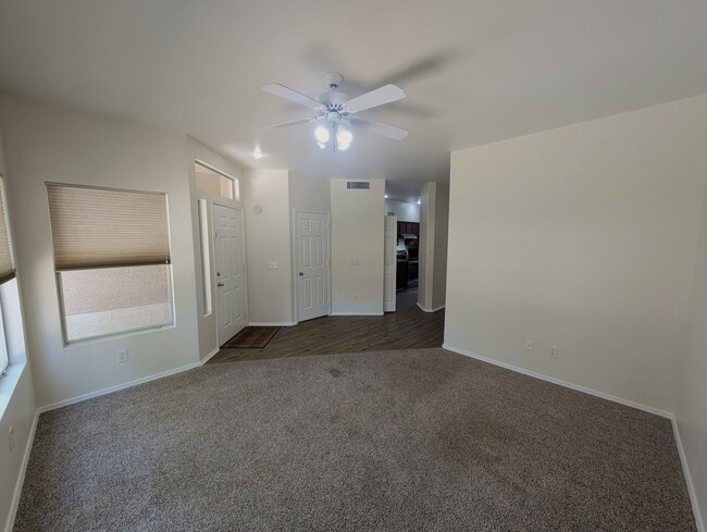 Building Photo - 3 Bedroom Townhome at Townes at Southpark ...