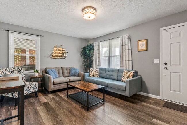 Photo - 705 Burcale Pl House