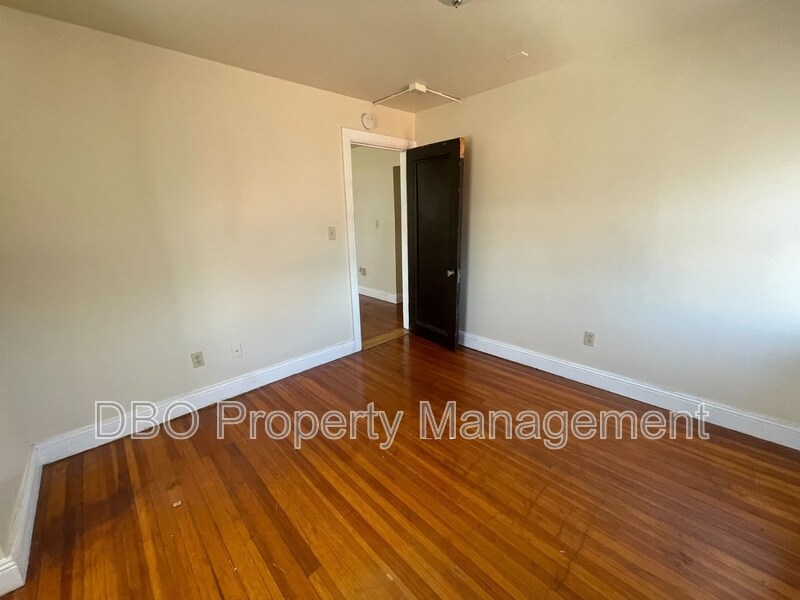 Primary Photo - 192 Lark St