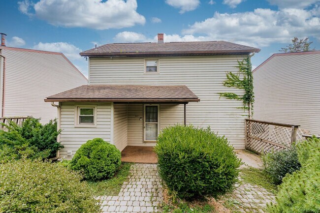Foto del edificio - 3 Br. 1 Ba. House in Morgantown - Available 07/10/2026