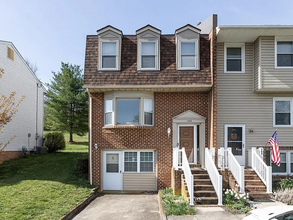 Building Photo - 163 Wakefield Pl