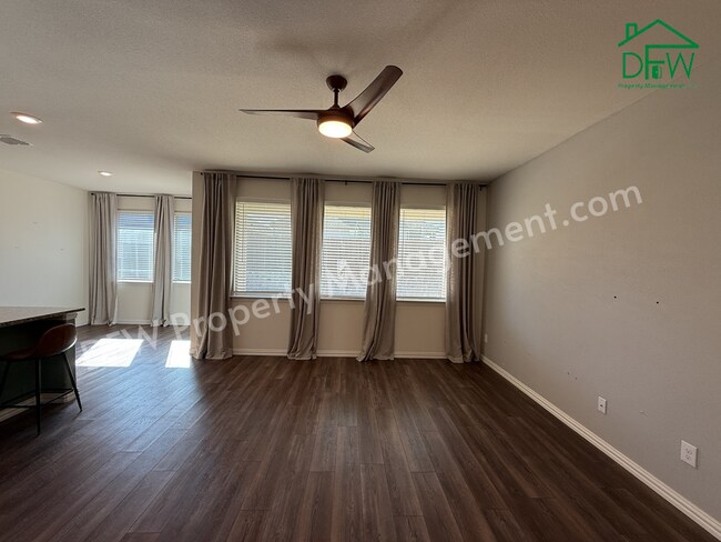 Foto del edificio - Spacious 4-Bedroom Home for Lease in Princeton!
