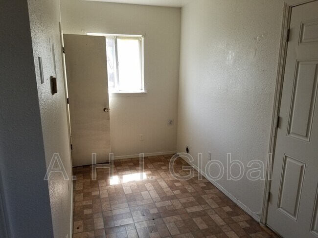 Foto del edificio - 2502 S Pierce St