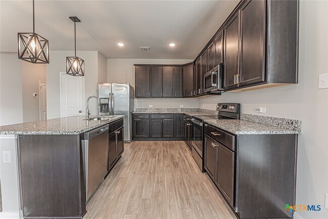 Foto del edificio - 9511 Caemlyn Cv