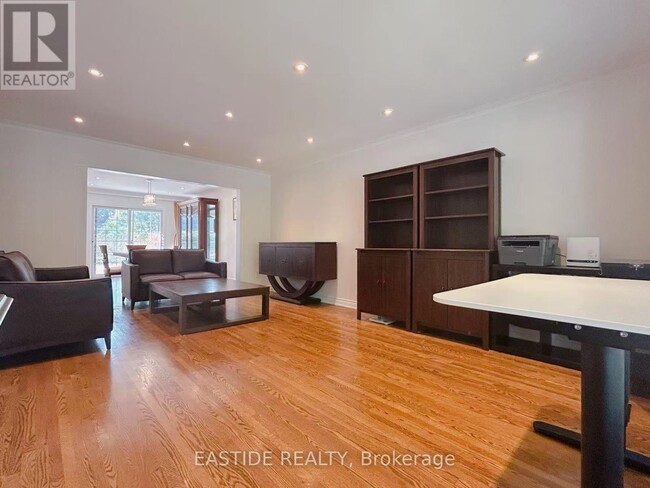Building Photo - 69 Tanbark Crescent