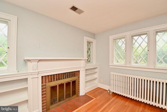 Building Photo - 4627 16th St N