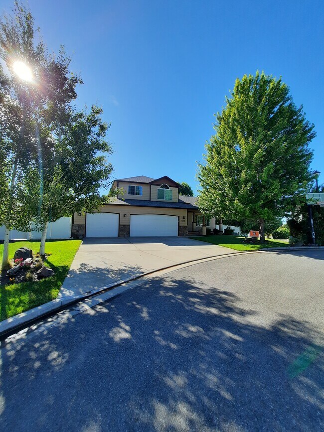 Building Photo - 5008 N Harvard Ct