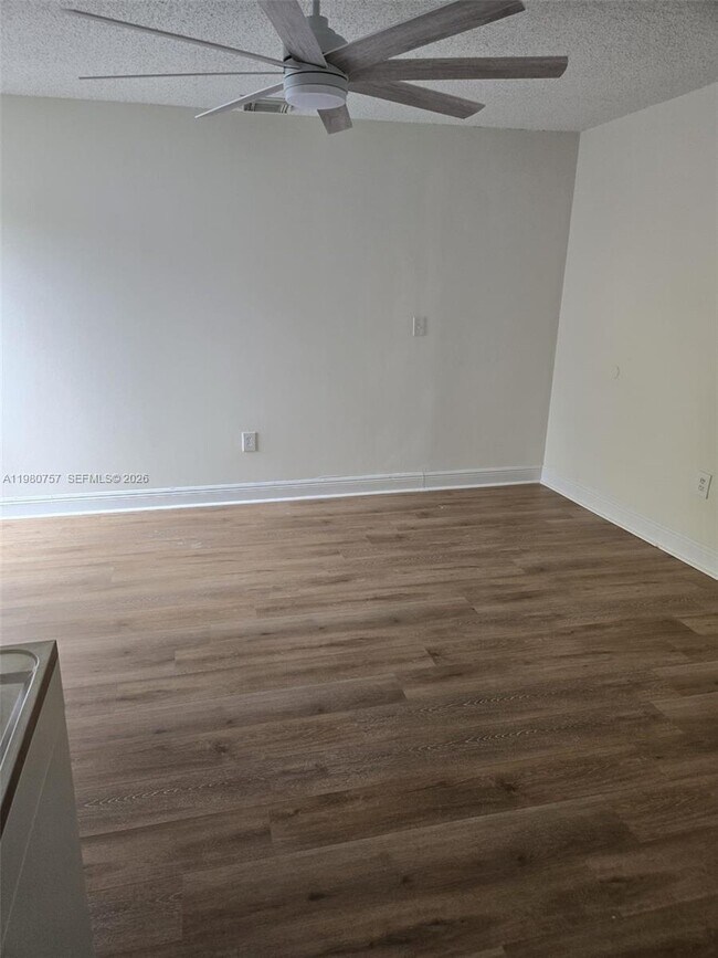 Foto del edificio - 11250 SW 138th St