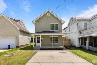 Building Photo - 515 Battery Ave