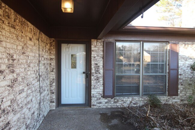Foto del edificio - Spacious 3-Bedroom Home in South Tyler – A...