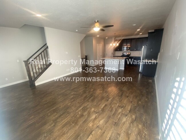 Building Photo - Beautiful 3 Bed, 4 Bath Townhome with 2-ca...