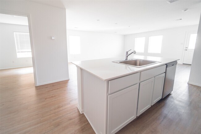 Building Photo - 9530 Brookside Point Dr