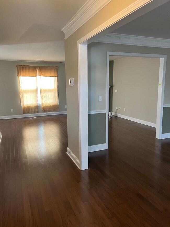 Building Photo - 7108 Verona Dr