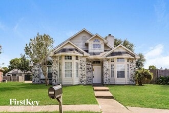 Building Photo - 2140 Birch Bend