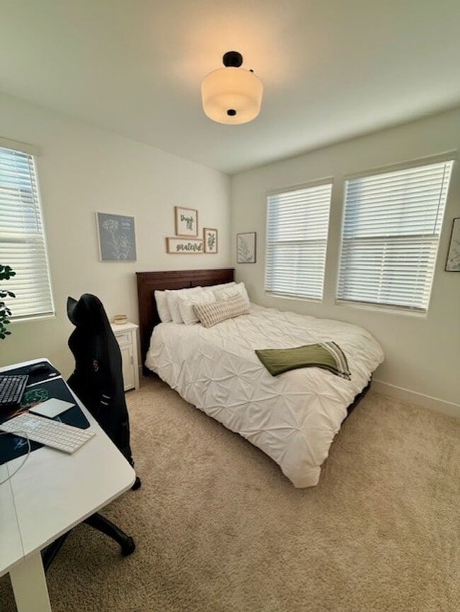 Foto del edificio - Stunning 3bed 2.5 Bath single family home in Avila Ranch Community