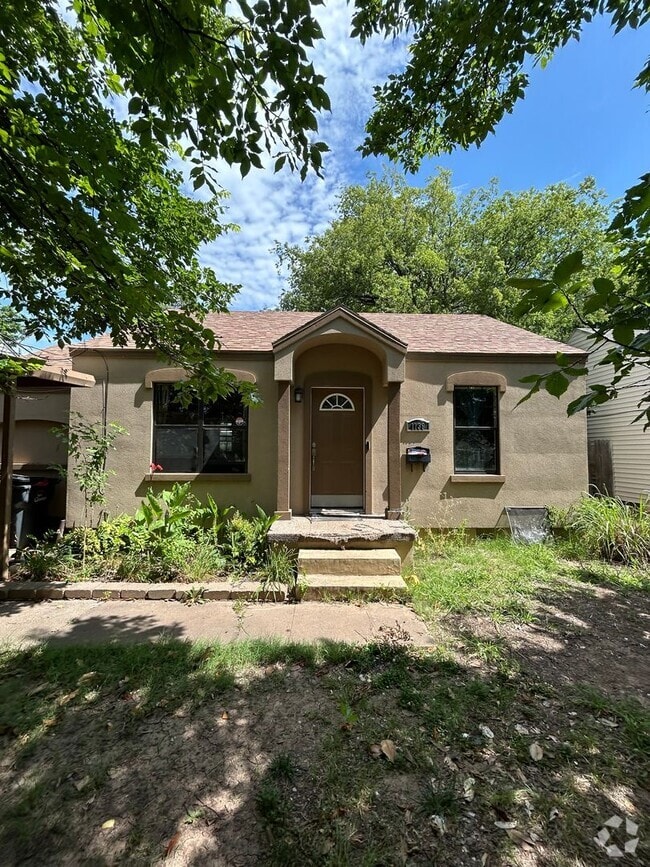 Building Photo - 1139 NW Oak Ave