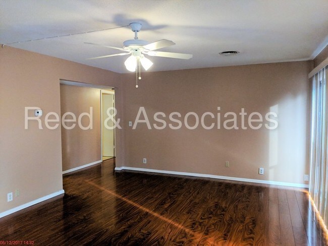 Foto del edificio - 6617 Poplar Ave