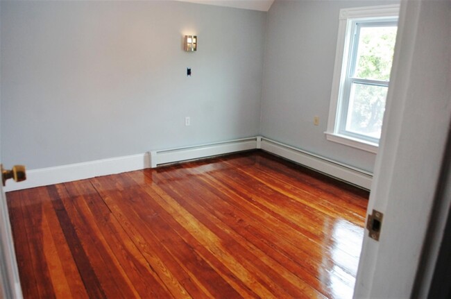 Building Photo - 23 Farragut Ave