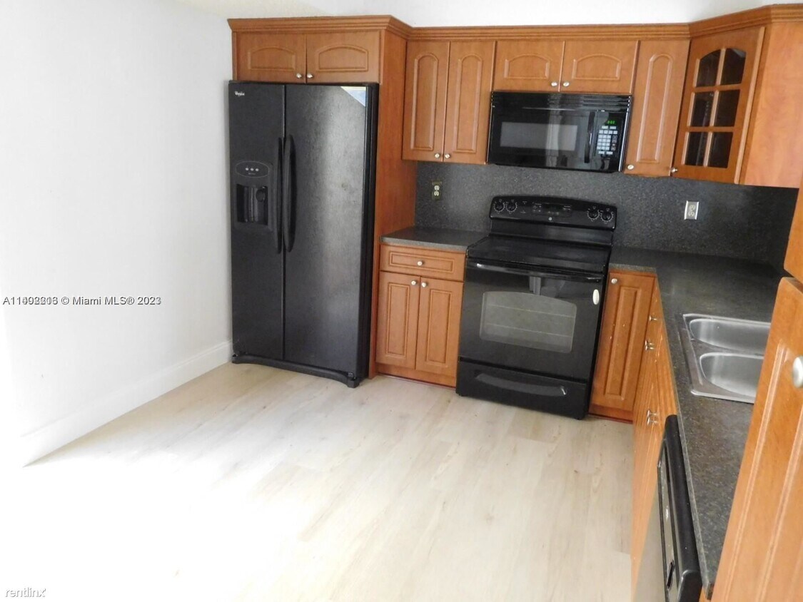 323 Ives Dairy Rd, Miami, FL 33179 House Rental in Miami, FL