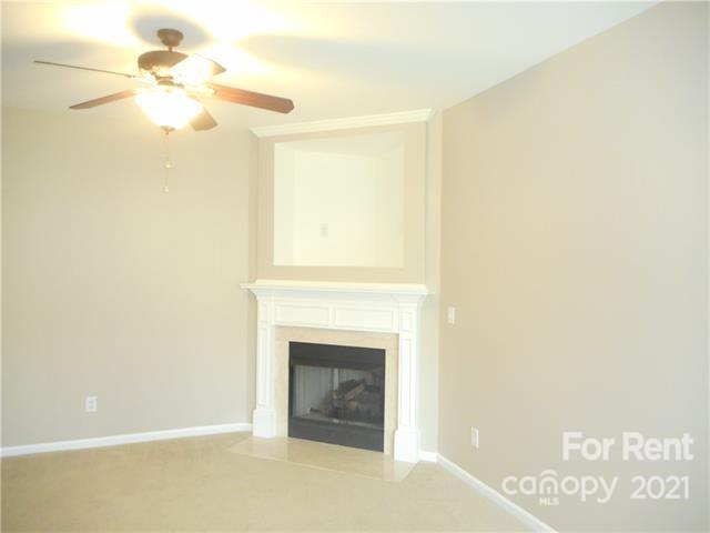 Building Photo - 14622 Lions Paw St