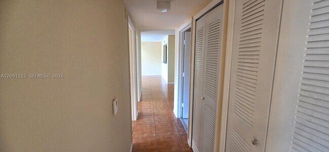 Foto del edificio - 9300 Fontainebleau Blvd