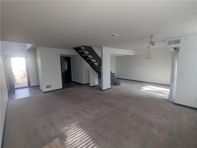 Building Photo - 232 Toweridge Dr SW