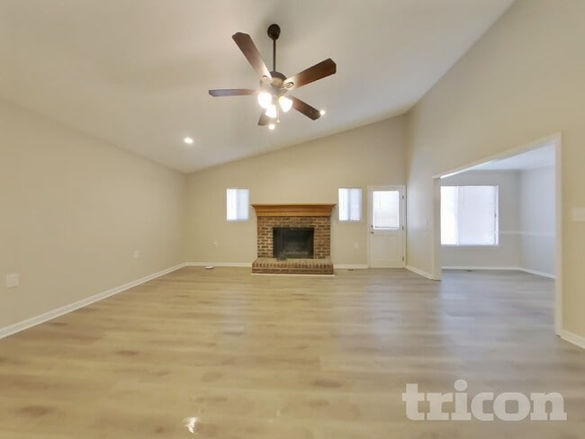 Building Photo - 6971 Springwood Dr