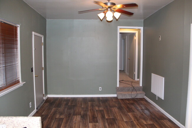 Dining Room - 815 W Maple St