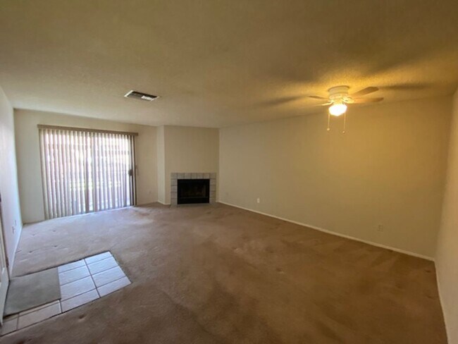 Building Photo - 2 Bedroom Condo in Colorado Bay!