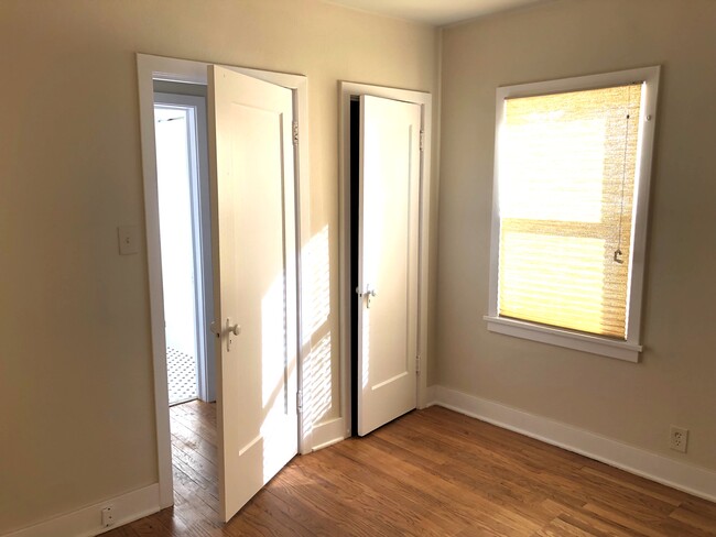 Bedroom - 1383 Gordon Ave