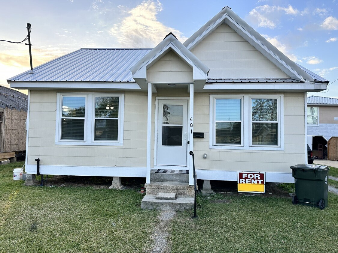 Primary Photo - 481 Gouaux Ave