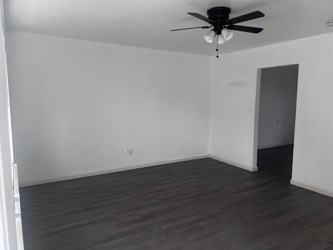 Foto del edificio - 445 S 2nd St