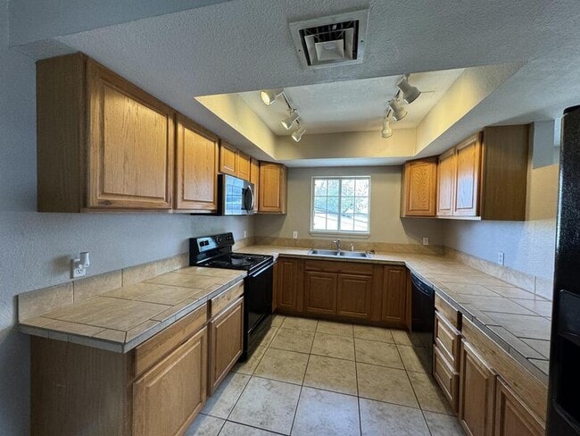 Foto del edificio - 1345 Agate Ave