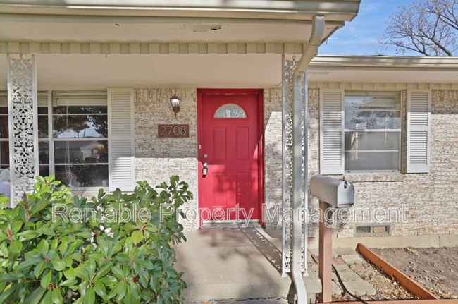 Building Photo - 2708 Westview Dr